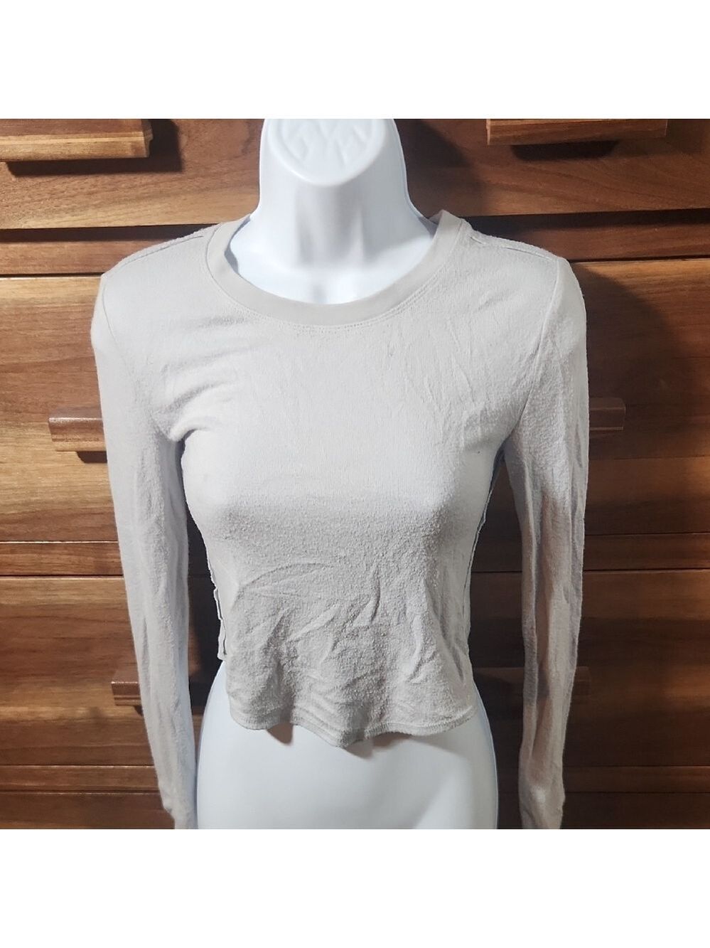 Arizona Jean Company Beige/Grey Long Sleeve Top Keyhole Cut Out Back Soft Comfy